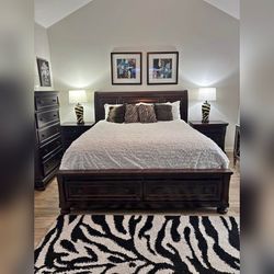 5 Pieces Brown Color King Or Queen Bedroom Set
