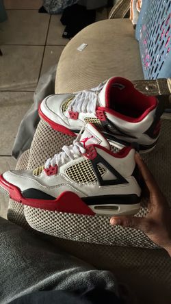 Jordan 4 Retro