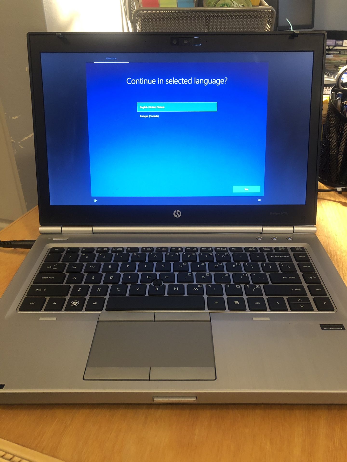 Hp elitebook laptop windows 10 with charger