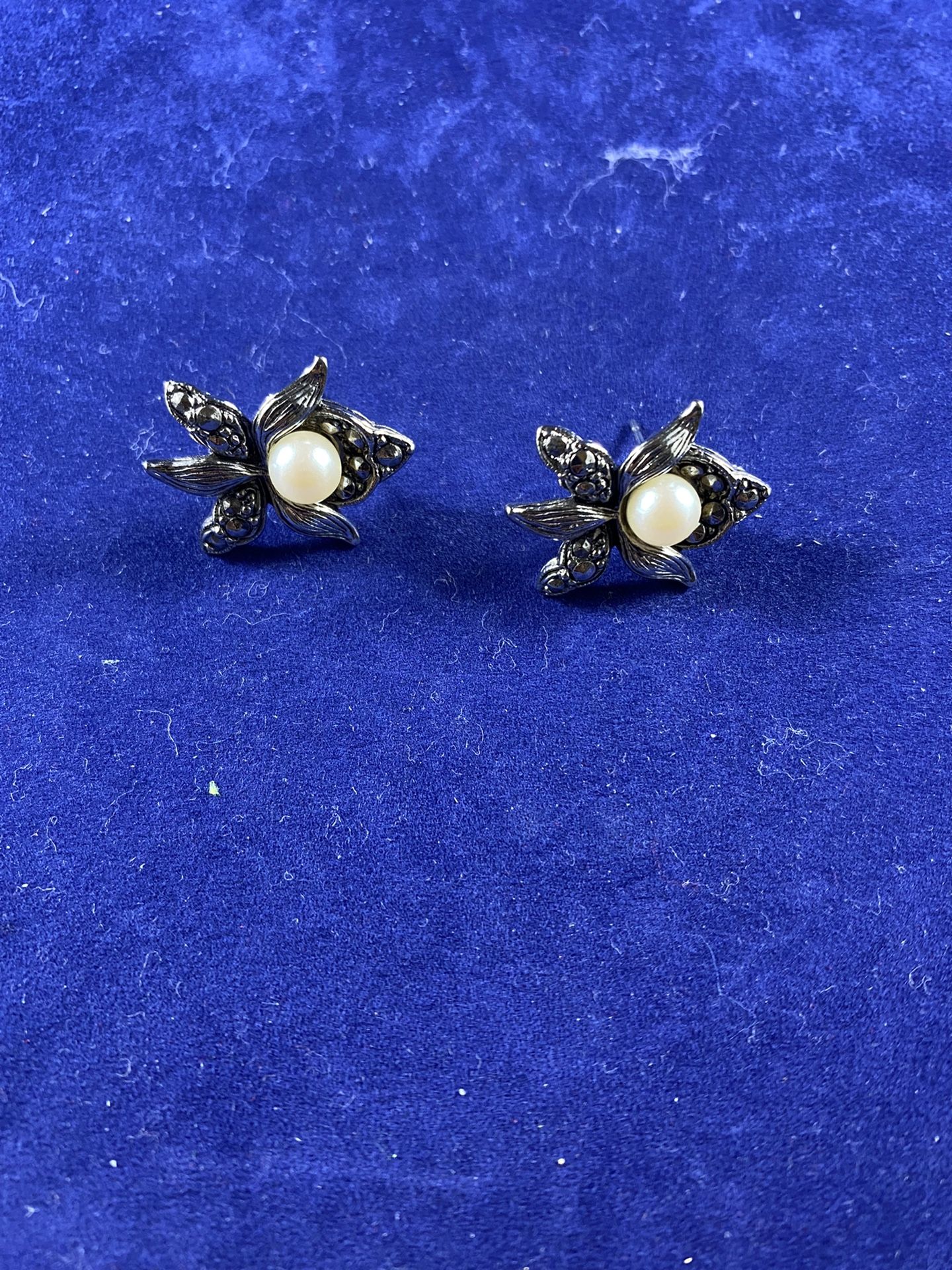 Silver Floral Earrings with Center White Pearl