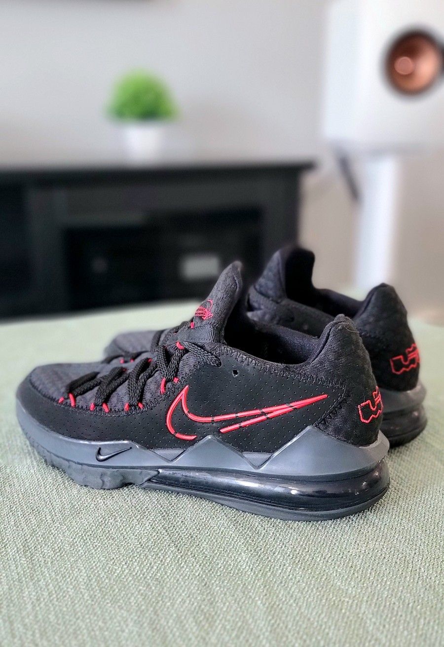 Nike lebron 17 low black red dark grey 2025