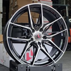 18x8 5x114.3 Traklite Clutch Wheels – Machine Face / Gloss Black
