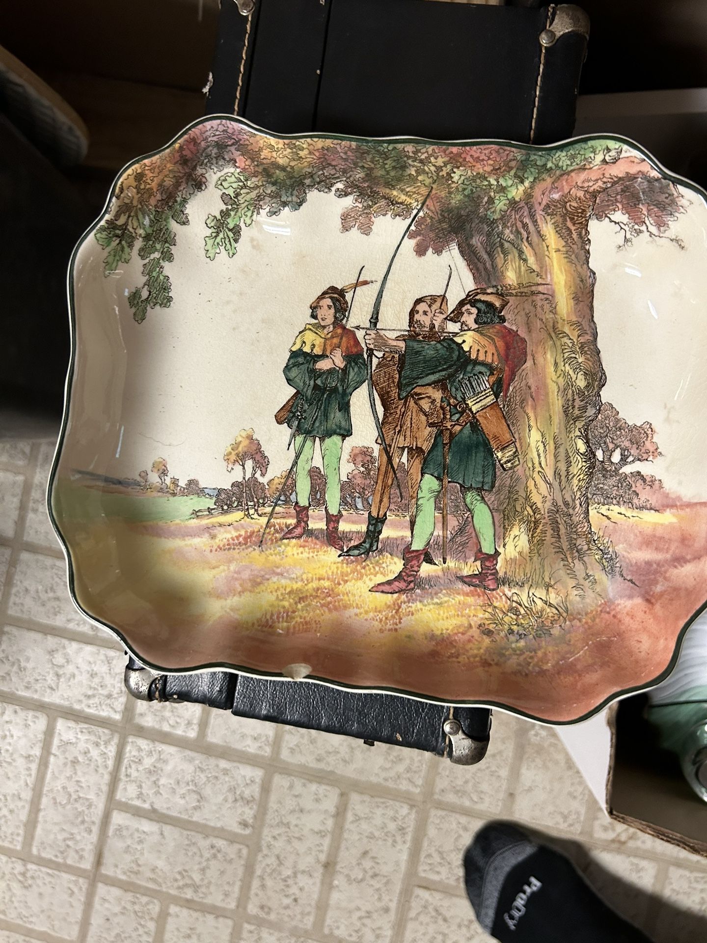ROYAL DOULTON "Under the Greenwood Tree" Robin Hood Plate