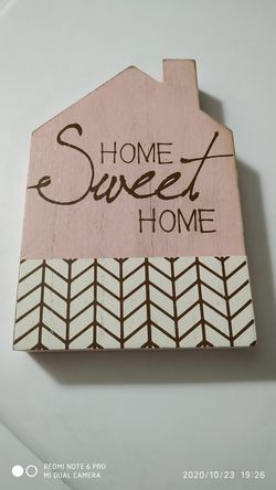 Sweet home wooden decor