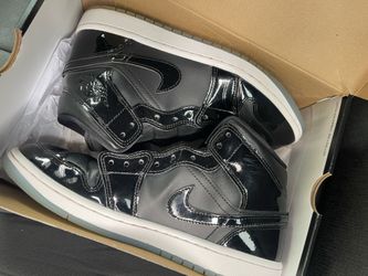 Air Jordan Mid 1 SE