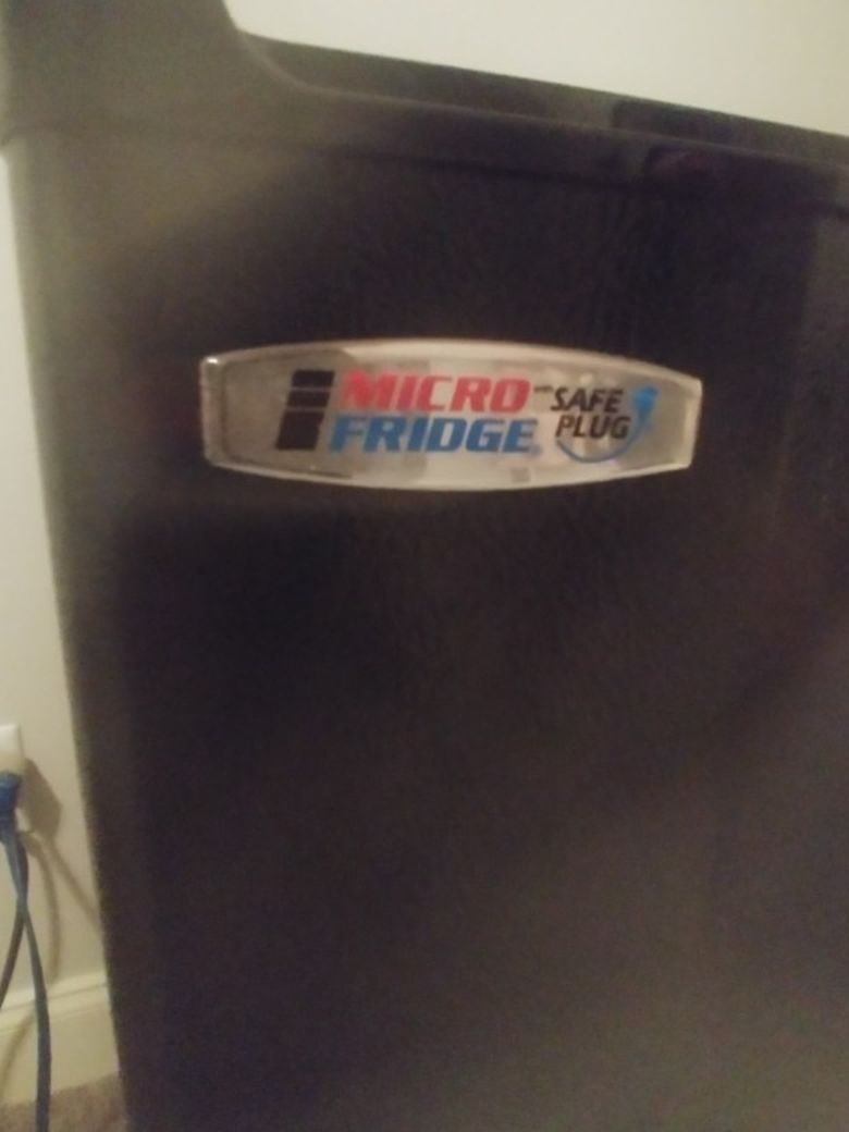 Mini fridge,almost new