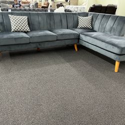 New Mid Century Sectional . Light Or Dark Grey/Light Brown . 111” X 85”. Free Delivery !