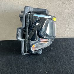 (285) 19-22 Chevy Chevrolet Blazer Right Headlight Head Light 2019 2020 2021 2022