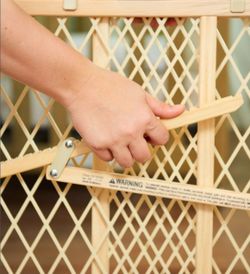 Evenflo Position & Lock Pressure-Mounted Wood Baby/Pet Gate (Model 202)