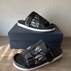 Dior slides