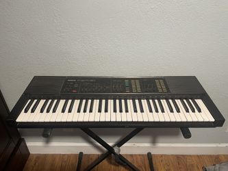 Yamaha Portable Keyboard and Stand
