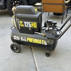 8 gallon 2 HP 125 PSI AIR compressor 