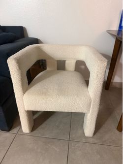 Boucle White/Cream Chair (4pcs)