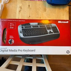 New in Box Microsoft Digital Media Pro keyboard!