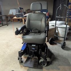 Invacare M51 Battery Powered Chair 