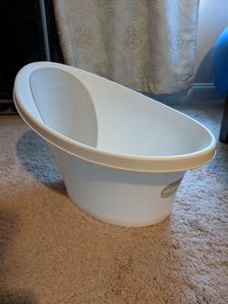 Like new baby bath compact tub snuggle grey and white