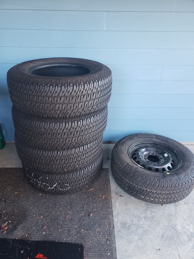 275/65R18 tires plus spare. Off my 2018 Toyota tundra