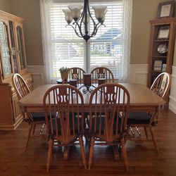 Solid Oak Dining Room Set
