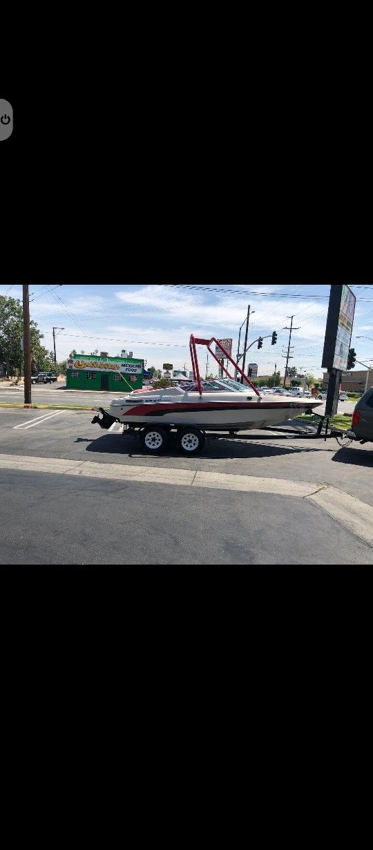 2000 Boat Bayliner Regal 18ft