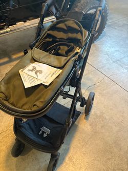 Mom push Nuna stroller