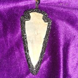 Trendy Stone Arrowhead Shaped Pendant