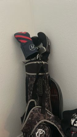 Full Set Of Golf Clubs With Bag