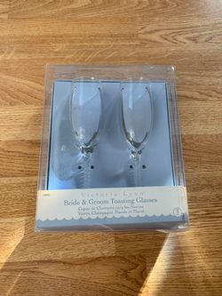 Bride & Groom Toasting Glasses