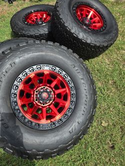 Set rims size 17" tires 315 70 17 fit ford Raptor or f150 6lugs