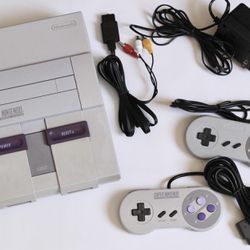 Super Nintendo Entertainment System Complete with 2 Controllers