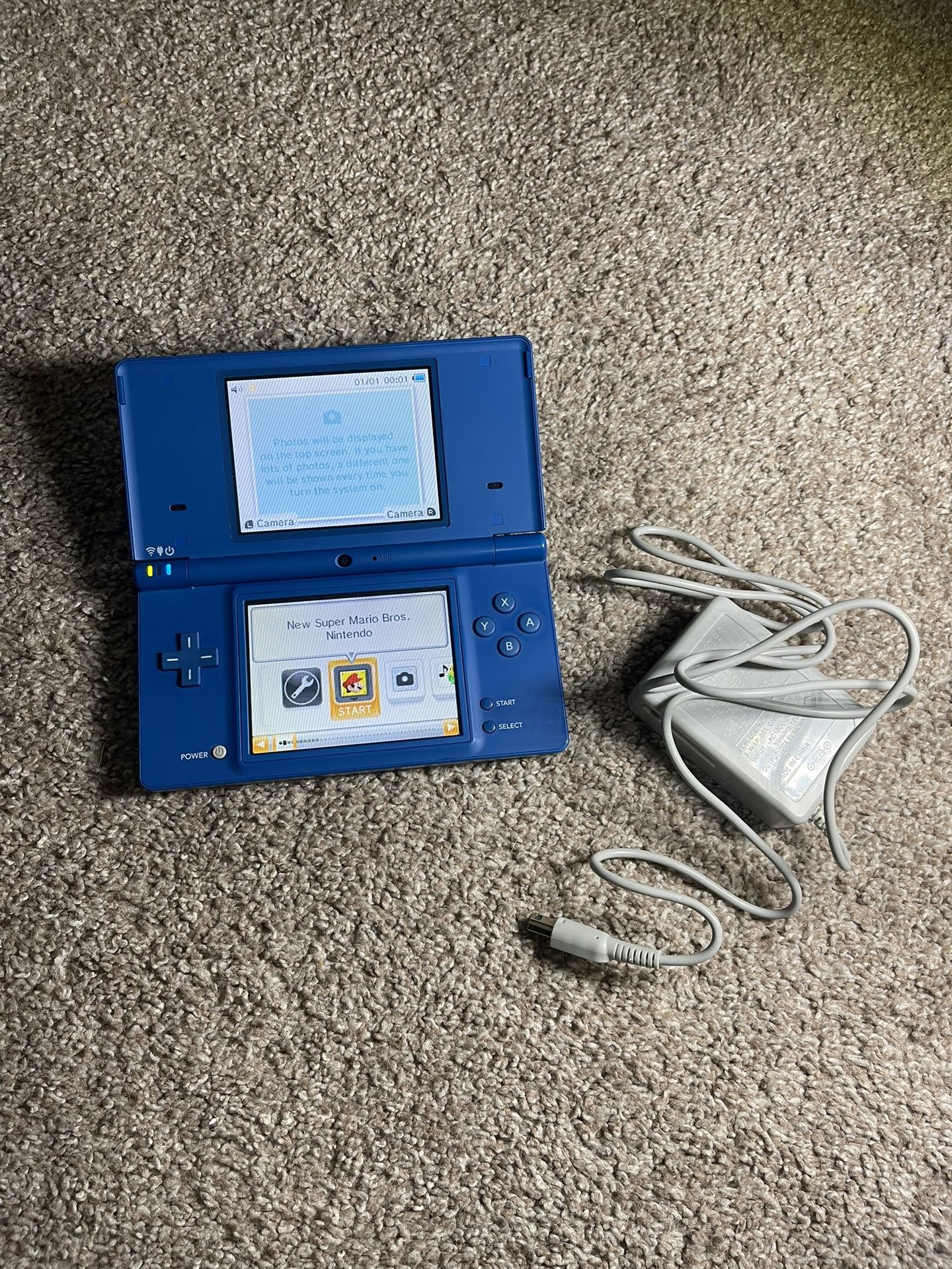 Nintendo DSi W/ Super Mario Bros