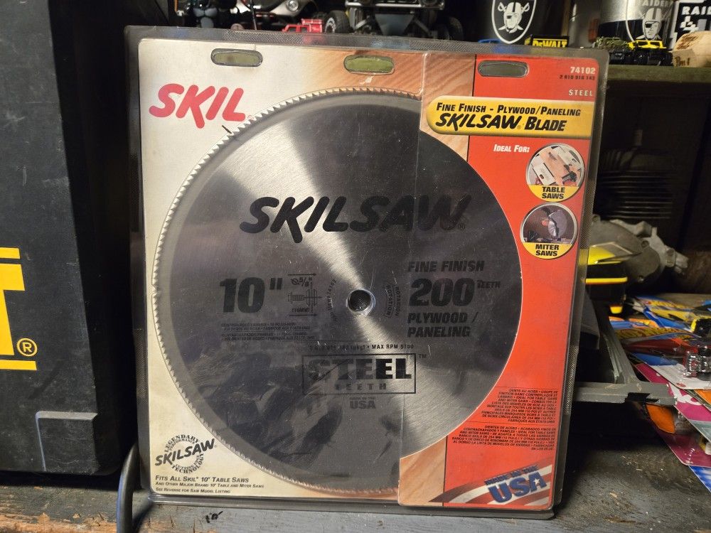 Skilsaw 10inch 200 tooth blade. Brand New in Packaging.