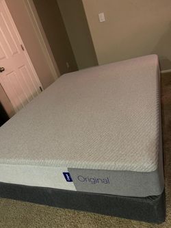QUEEN CASPER MATTRESS AND FREE BOX SPRING
