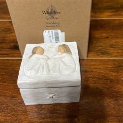 Willow Tree Friendship Keepsake Box, Forever True, Forever Friends, Holds Jewelry and Treasures, Carving of Best Friends or Sisters, Sculpted Hand-Pai