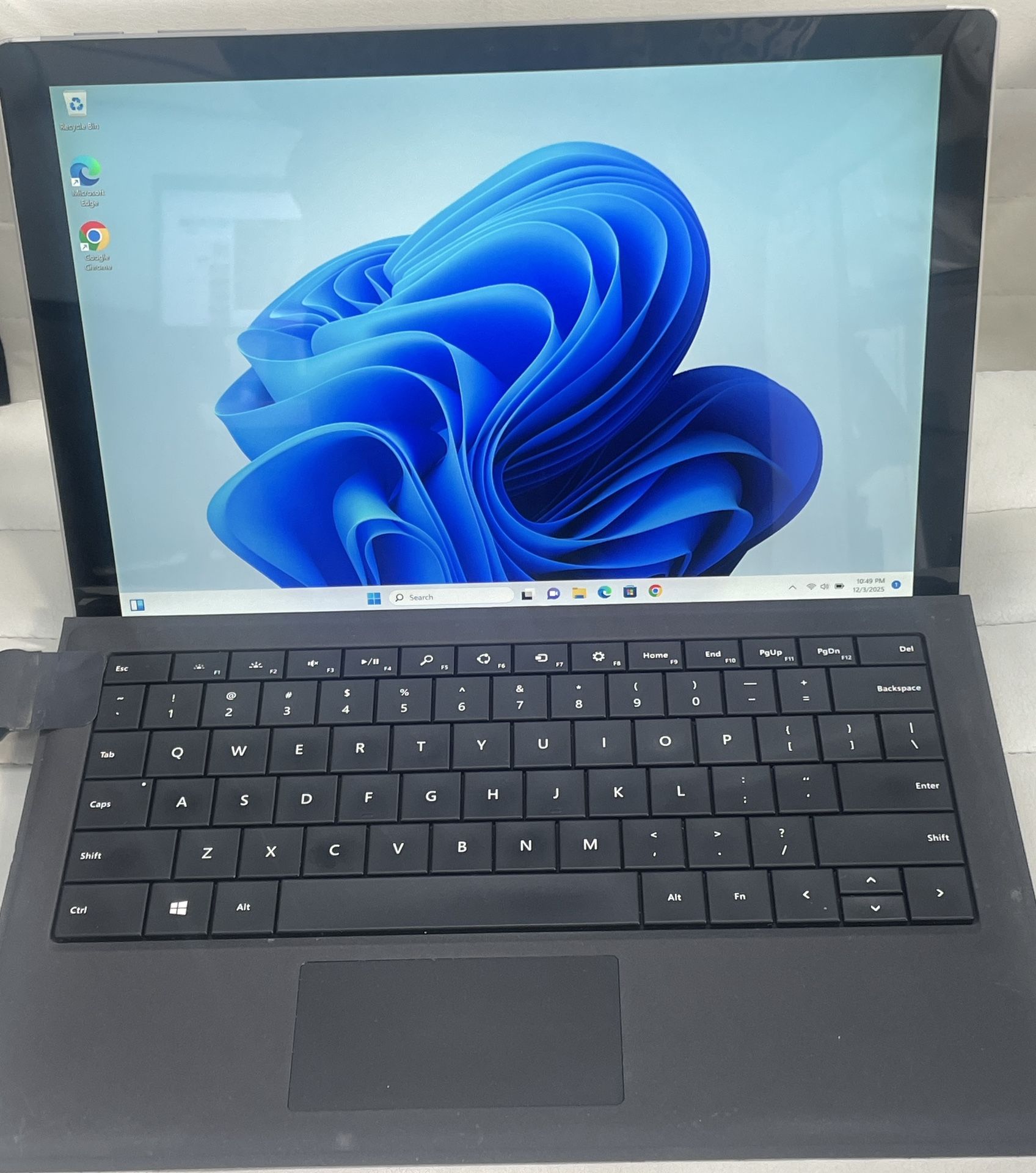 Laptop/ Tablet Microsoft Surface Pro 6 - 1796- Touchscreen - Intel Core i5, - Ram 8GB RAM - Drive 128GB SSD, Windows 11