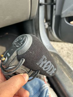 RODE VideoMic Pro Camera-Mount Shotgun Microphone
