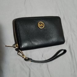Michael Kors Smaller Size Wristlet Purse 