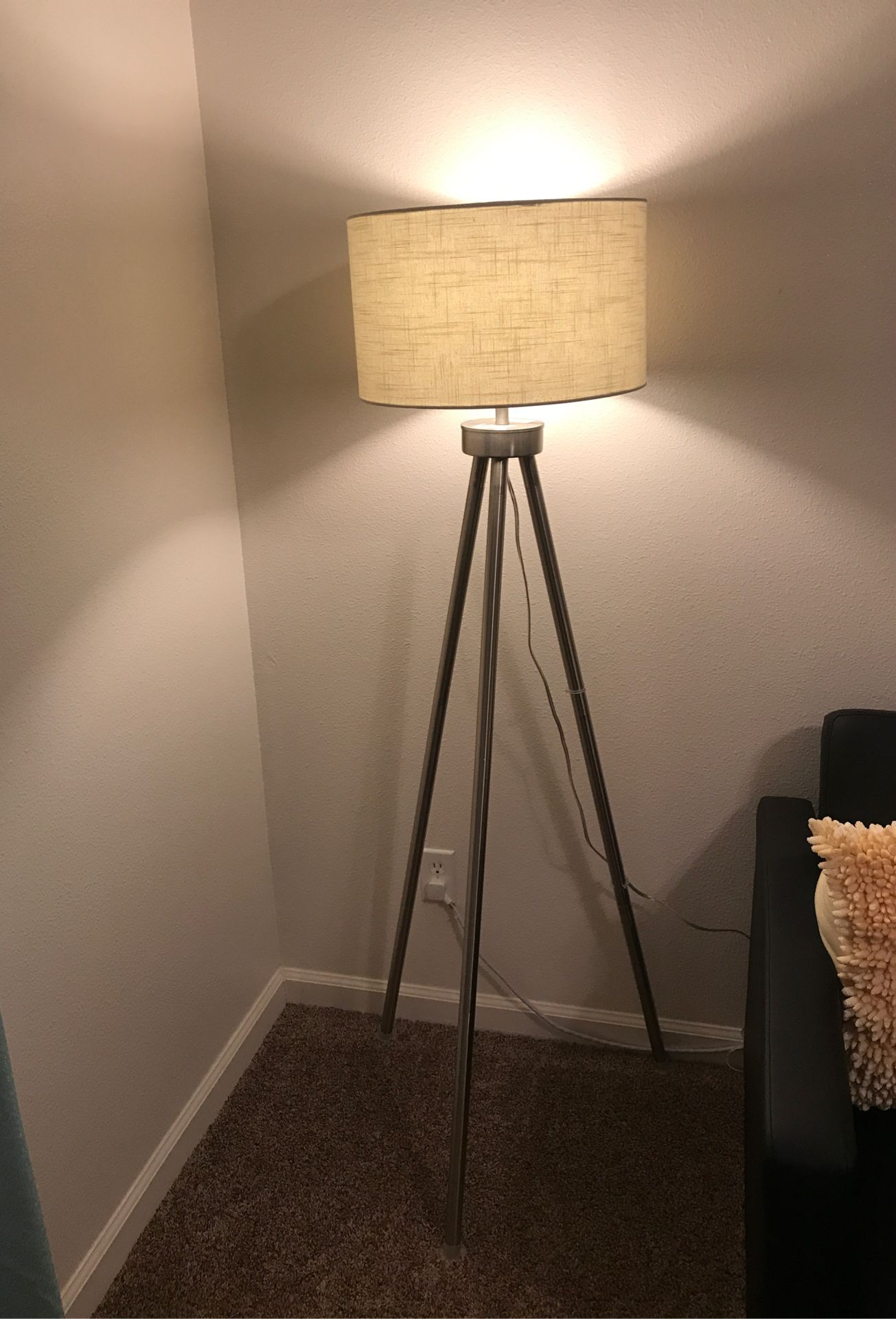 Modern floor lamp