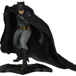 Batman VS Superman Statue 