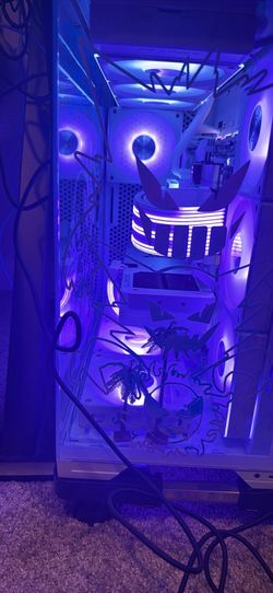 Very clean white gaming pc build