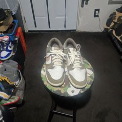 Nike Dunk Low Premium
Medium Olive Hemp Men's Size 13 Excellent Condition 