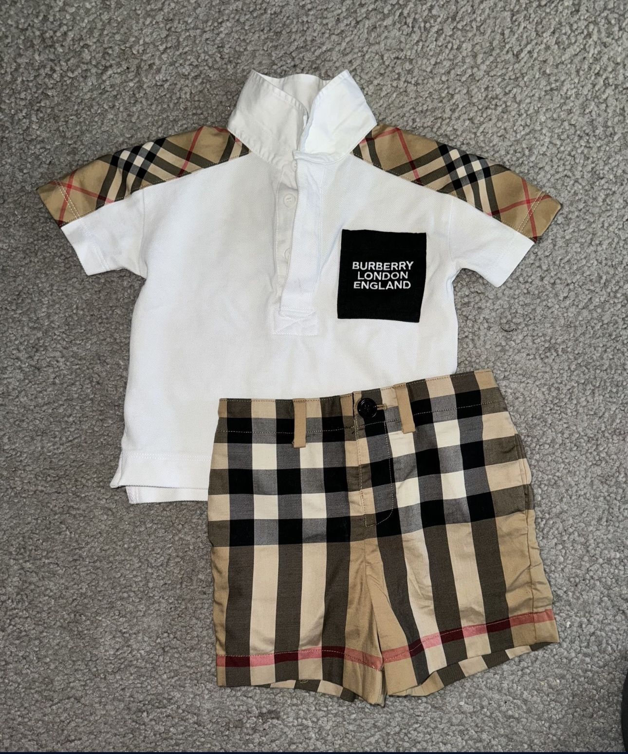 Burberry Outfit