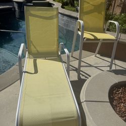 Outdoor Lounge Chairs