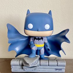 Funko Pop! DC Jim Lee Batman Batman (Hush) on Ledge