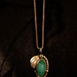 STERLING SILVER & MALACHITE NATIVE DESIGN PENDANT On 18" STERLING SILVER CHAIN