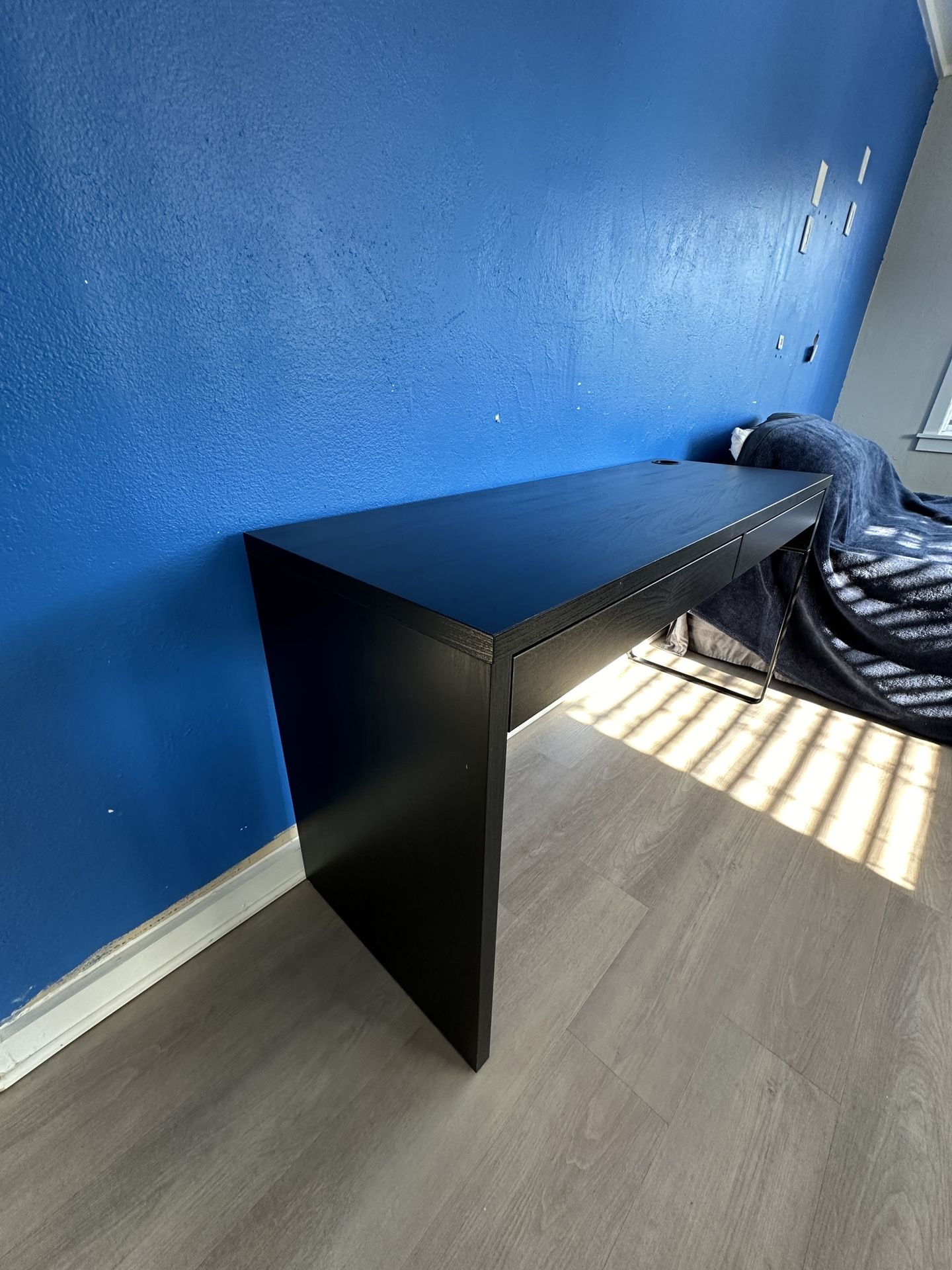 IKEA MICKE DESK 