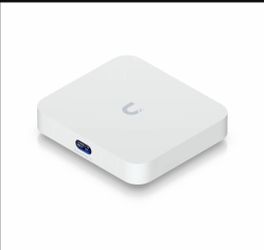 Ubiquiti Cloud Gateway Ultra (UCG-Ultra)
