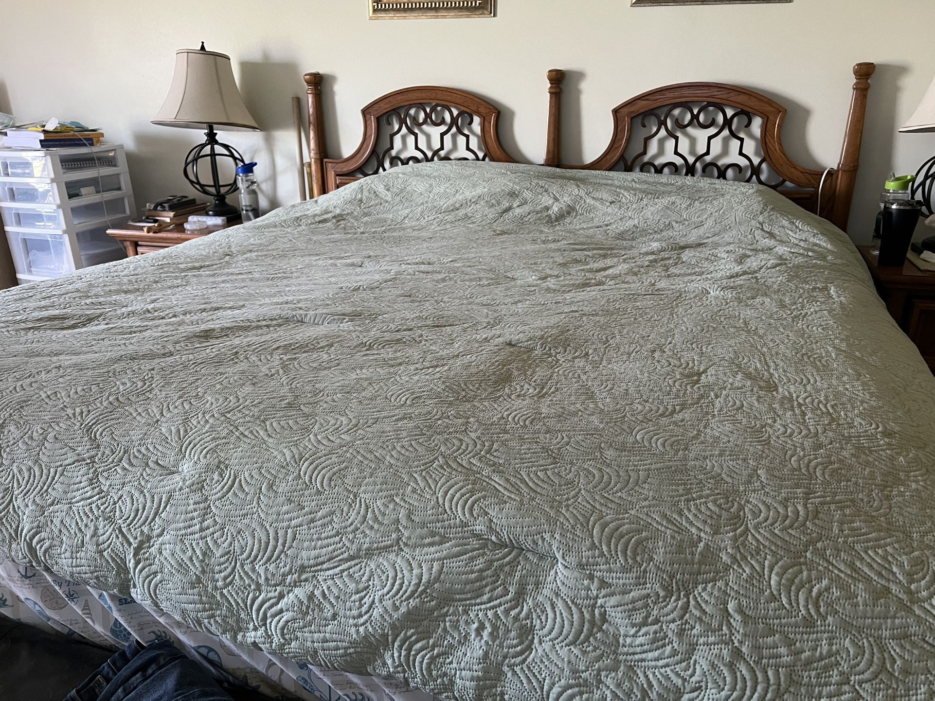 King Wood Bed Set (Mattress + Box Spring)