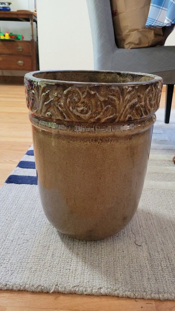 Glazed Ceramic Planter With Soil