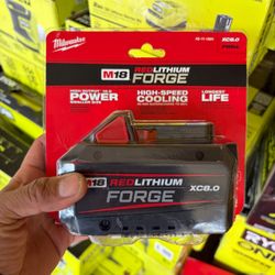 NEW Milwaukee M18 18V Lithium-Ion REDLITHIUM FORGE XC 8.0 Ah Battery Pack