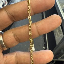 18KT Gucci Link Bracelet 30439-1